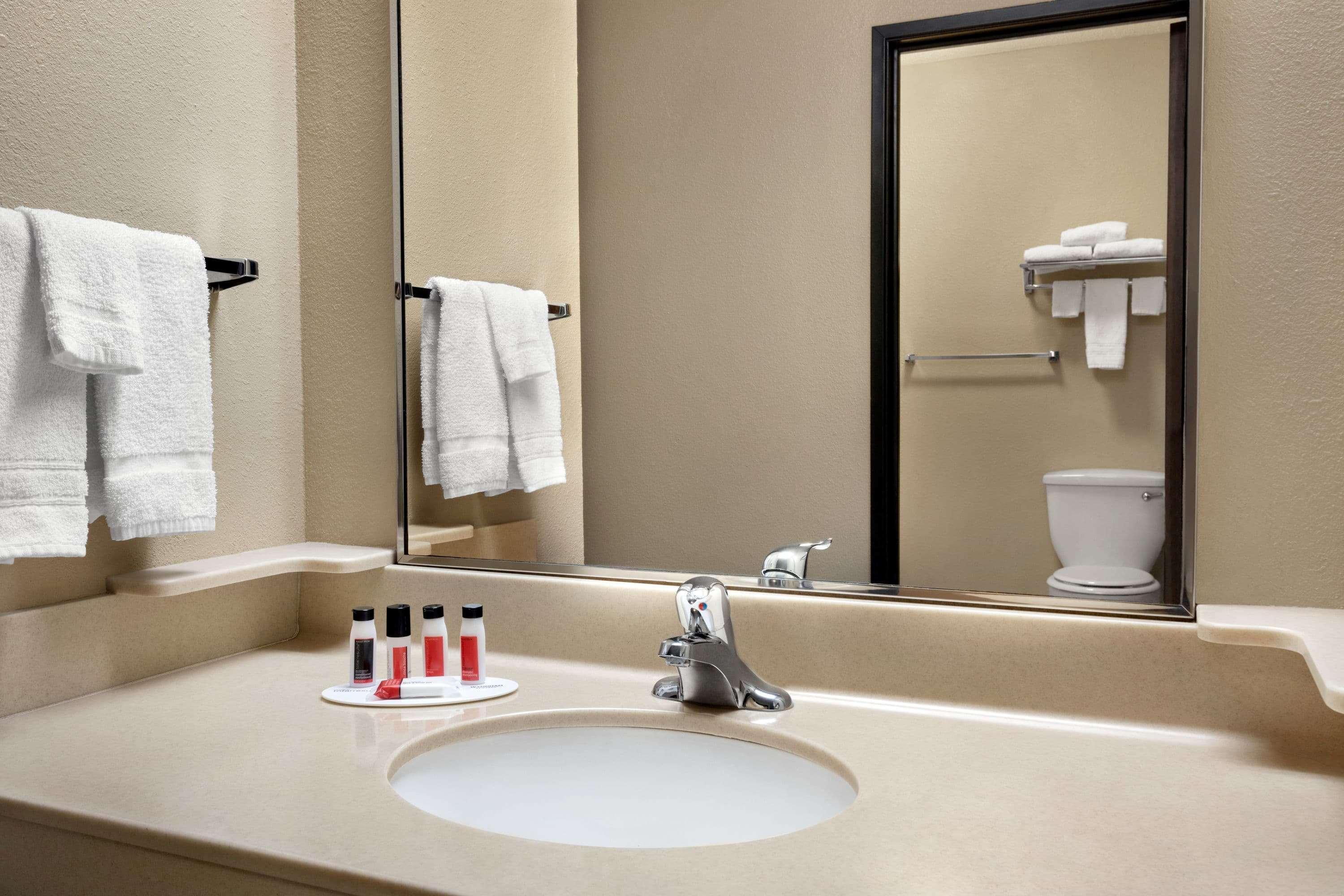 Baymont By Wyndham Sioux Falls North,I-29,Russell St, Airport Extérieur photo
